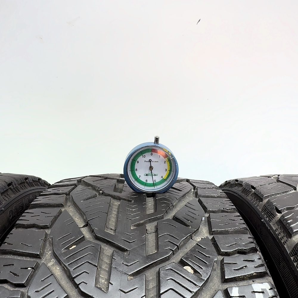 Gomme usate SEBRING Snow 215/40 R17 87V – foto 02 | Prima Gomme SEBRING Snow 215/40 R17 87V, dettaglio fotografico 2