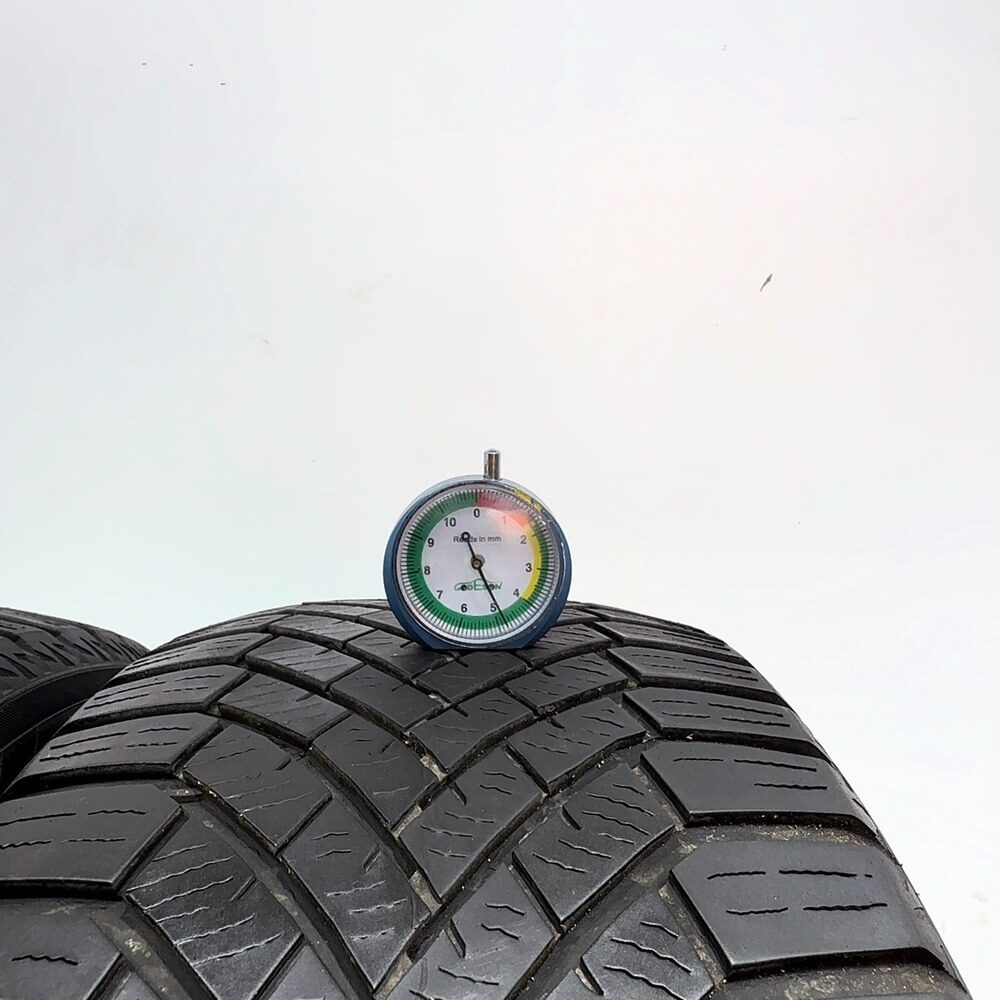Gomme Usate 225 55 R18 102V XL Yokohama Blueearth Winter V906 Invernali | Gomme Usate | PrimaGomme.it YOKOHAMA Blueearth Winter V906 225/55 R18 102V, dettaglio fotografico 2