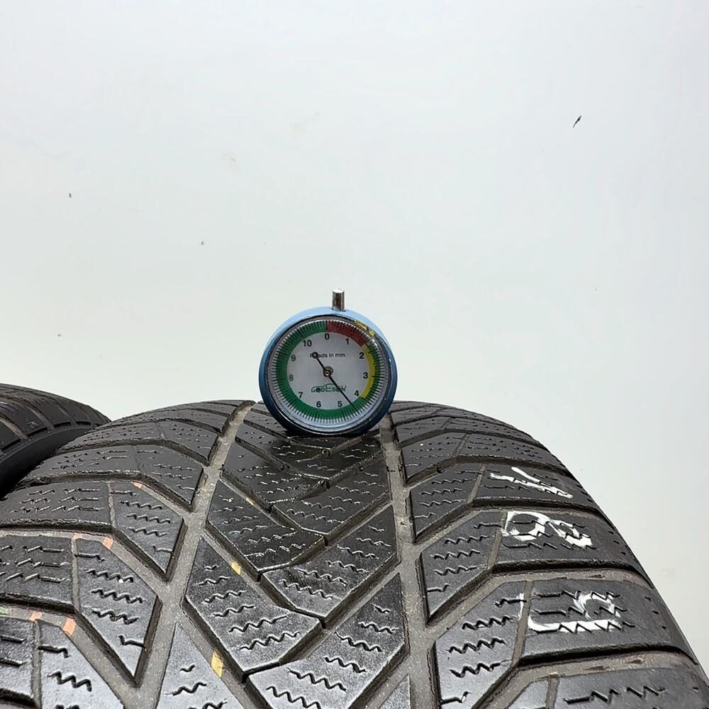 Gomme Usate 225 50 R17 98V XL Esa Tecar Supergrip Pro Invernali | Gomme Usate | PrimaGomme.it ESA TECAR Supergrip Pro 225/50 R17 98V, dettaglio fotografico 2