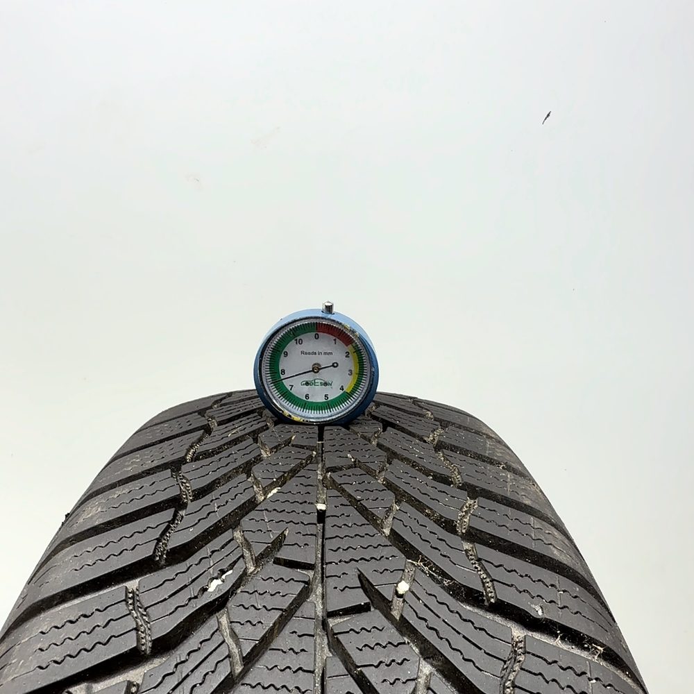 Gomma usata Kumho Wintercraft WP52+ 215/65 R16 98H – foto 02 | Prima Gomme Kumho Wintercraft WP52+ 215/65 R16 98H, dettaglio fotografico 2