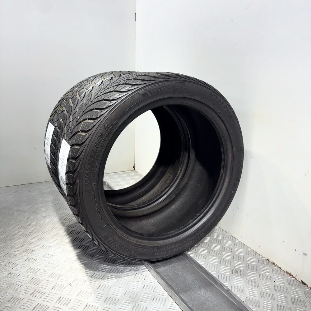 Gomme Usate 245 40 R17 95V Kumho Wintercraft WP71 Invernali | Gomme Usate | PrimaGomme.it Kumho Wintercraft WP71 245/40 R17 95V, dettaglio fotografico 4