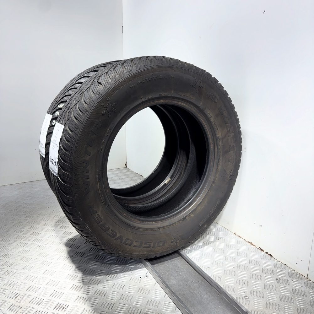 Gomme usate COOPER Discoverer Winter 215/70 R16 100H – foto 04 | Prima Gomme COOPER Discoverer Winter 215/70 R16 100H, dettaglio fotografico 4