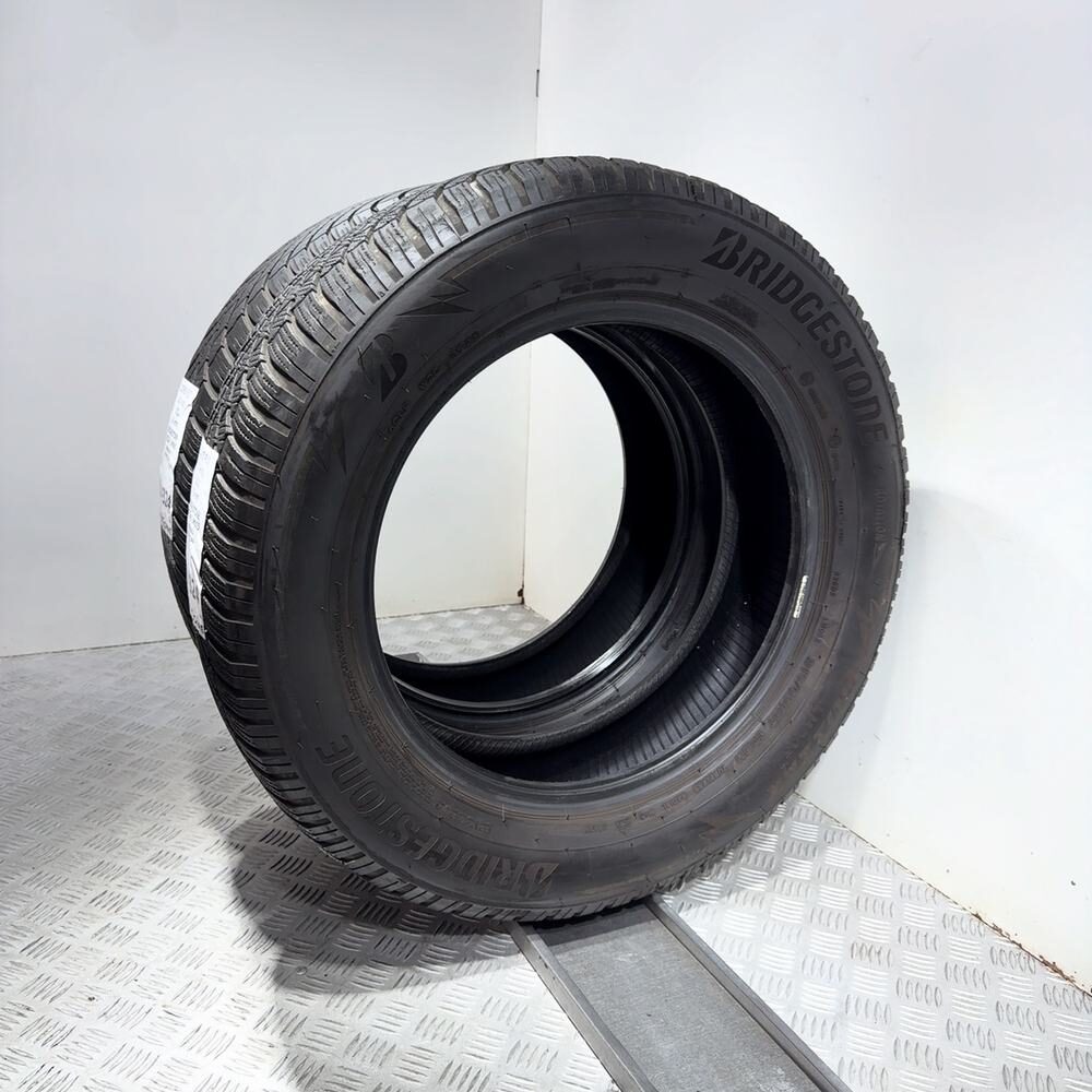 Gomme usate BRIDGESTONE Blizzak LM005 215/65 R17 103H – foto 04 | Prima Gomme BRIDGESTONE Blizzak LM005 215/65 R17 103H, dettaglio fotografico 4