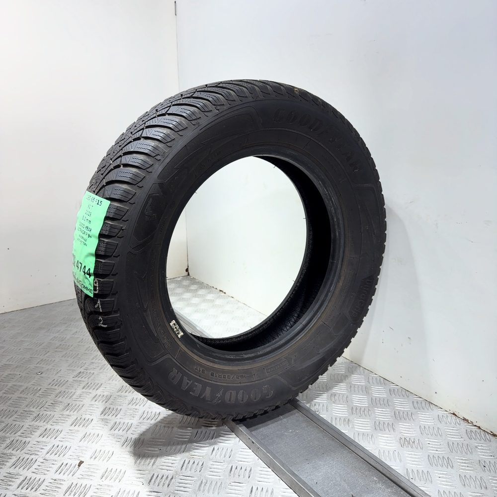 Gomma Usata 195 65 R15 91T Good Year Ultragrip 9+ 74% Invernale | Gomme Usate | PrimaGomme.it GOOD YEAR Ultragrip 9+ 195/65 R15 91T, dettaglio fotografico 4