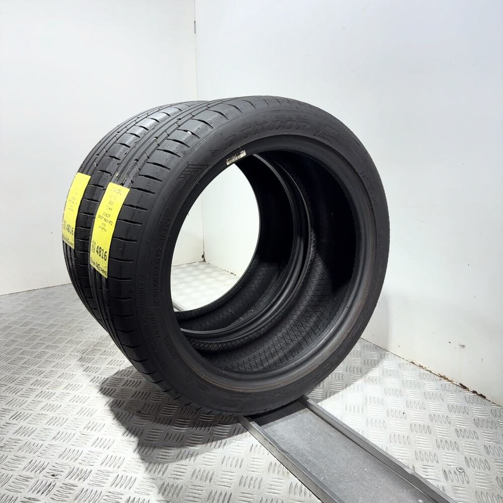 Gomme Usate 215 45 ZR17 91Y XL Dunlop Sport Maxx RT2 98% Estive | Gomme Usate | PrimaGomme.it DUNLOP SPORT MAXX RT2 215/45 ZR17 91Y: fino a 300 km/h, dettaglio fotografico 4