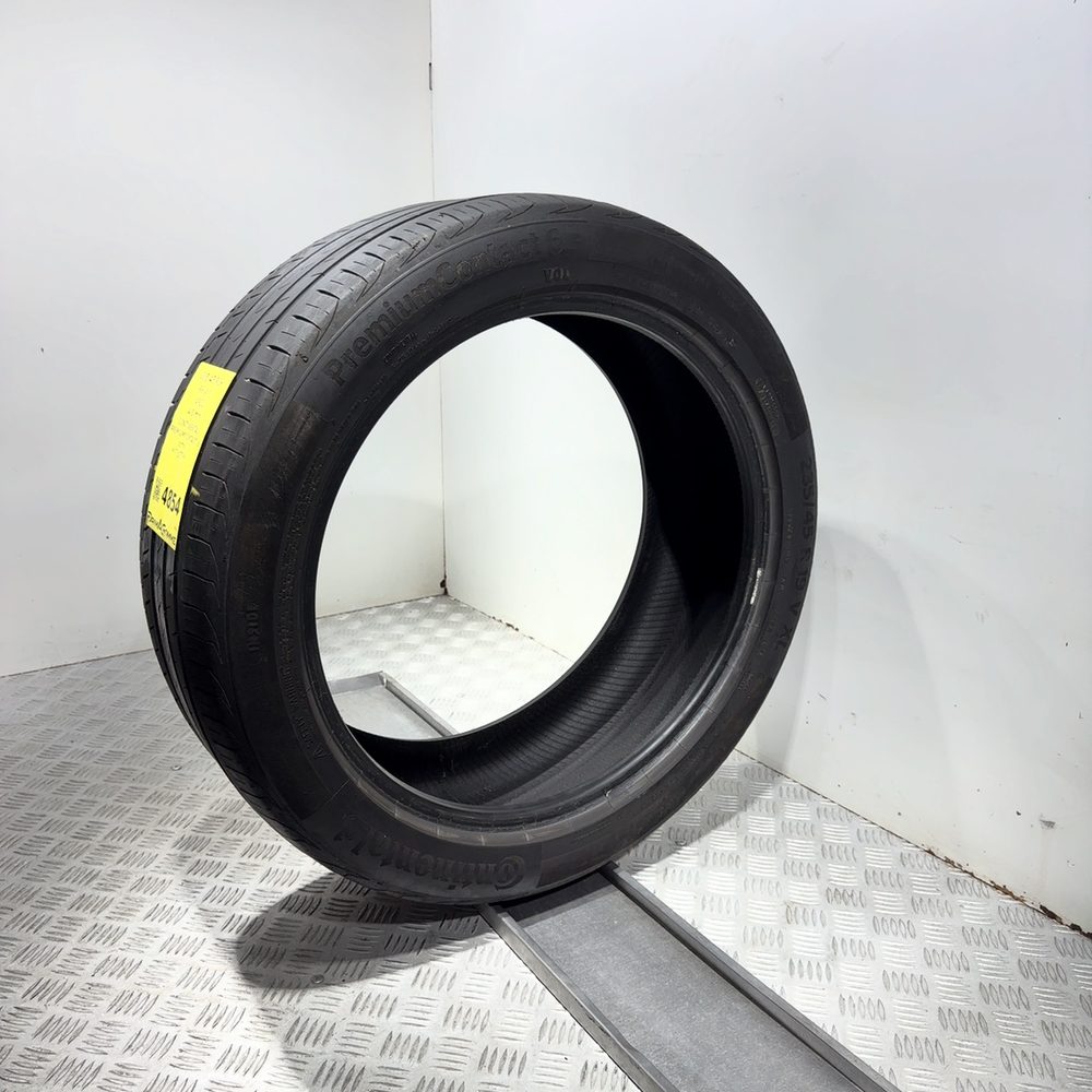 Gomma usata CONTINENTAL PremiumContact 6 235/45 R19 99V – foto 04 | Prima Gomme CONTINENTAL PremiumContact 6 235/45 R19 99V, dettaglio fotografico 4