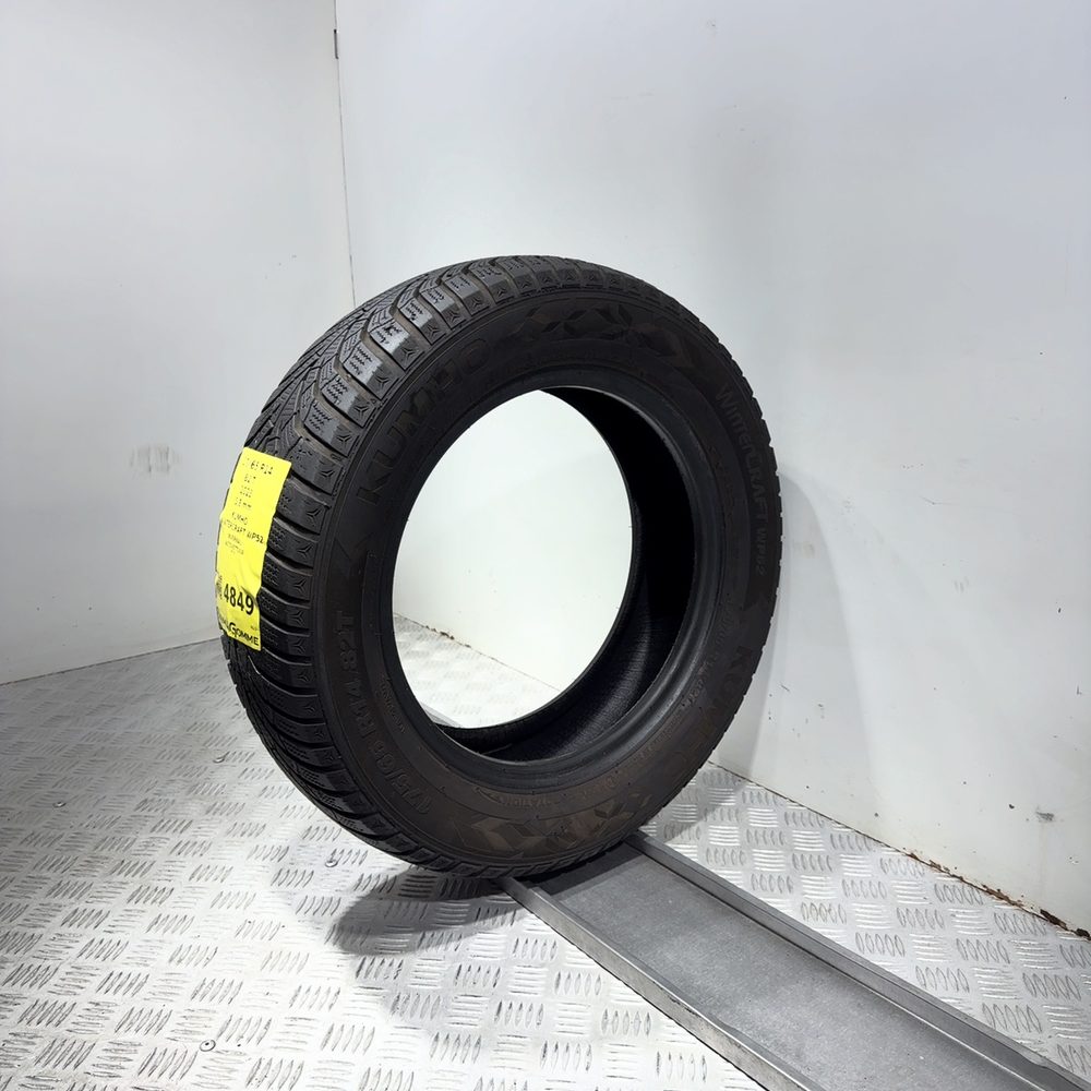 Gomma usata Kumho Wintercraft WP52 175/65 R14 82T – foto 04 | Prima Gomme Kumho Wintercraft WP52 175/65 R14 82T, dettaglio fotografico 4