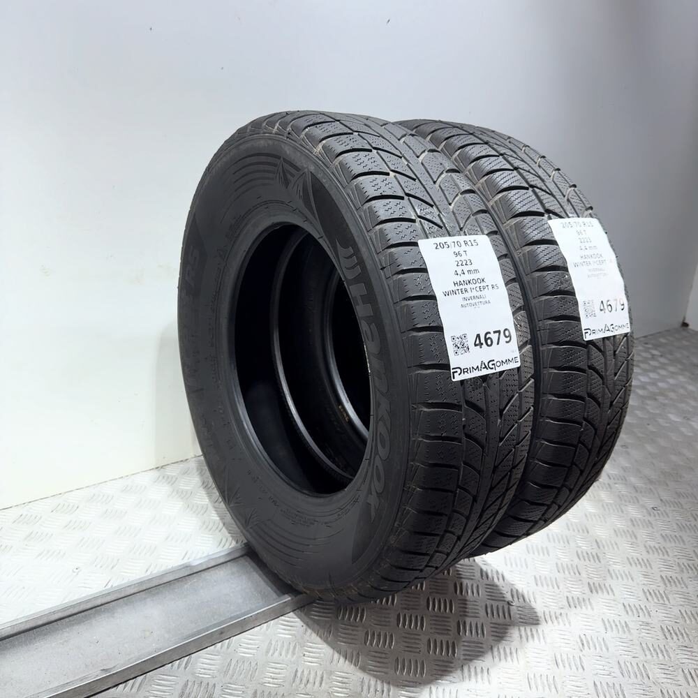 Gomme Usate 205 70 R15 96T Hankook Winter I*Cept RS Invernali | Gomme Usate | PrimaGomme.it HANKOOK Winter I*Cept RS 205/70 R15 96T, dettaglio fotografico 5