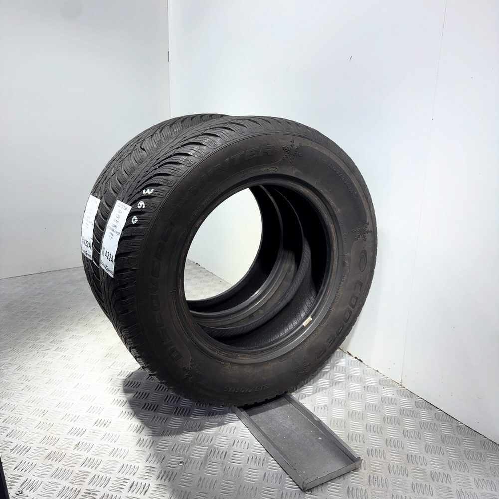 Gomme usate COOPER Discoverer Winter 215/70 R16 100H – foto 06 | Prima Gomme COOPER Discoverer Winter 215/70 R16 100H, dettaglio fotografico 6