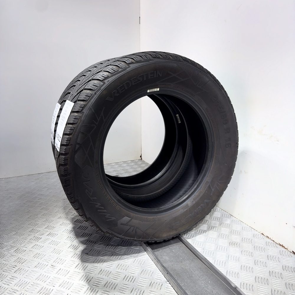 Gomme usate Vredestein Wintrac 215/60 R16 99H – foto 06 | Prima Gomme Vredestein Wintrac 215/60 R16 99H, dettaglio fotografico 6