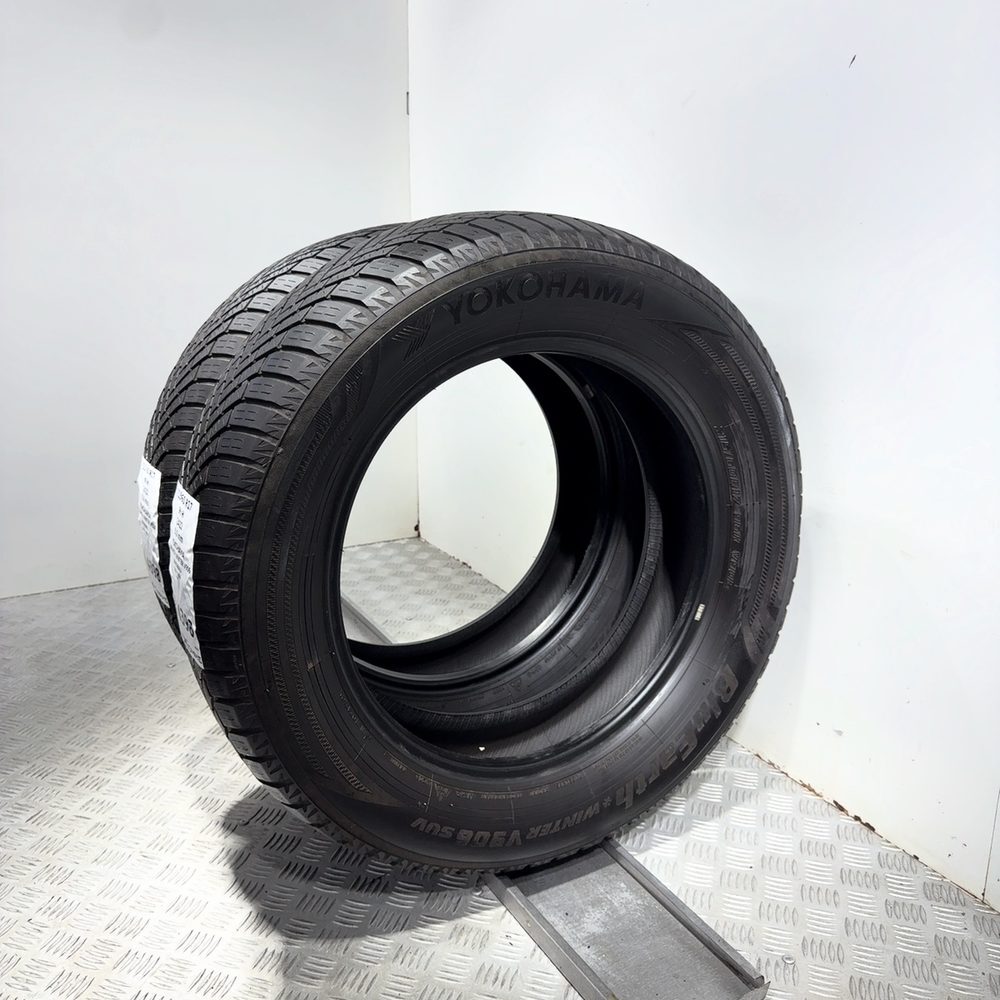 Gomme usate YOKOHAMA BluEarth Winter V906 215/60 R17 96H – foto 06 | Prima Gomme YOKOHAMA BluEarth Winter V906 215/60 R17 96H, dettaglio fotografico 6