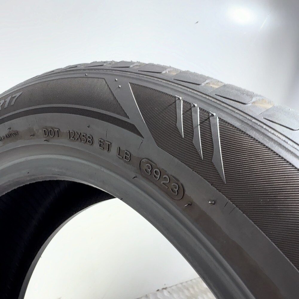 Gomma Usata 205 55 R17 95V XL Laufenn I Fit+ 76% Invernale | Gomme Usate | PrimaGomme.it LAUFENN I FIT+ 205/55 R17 95V, dettaglio fotografico 6