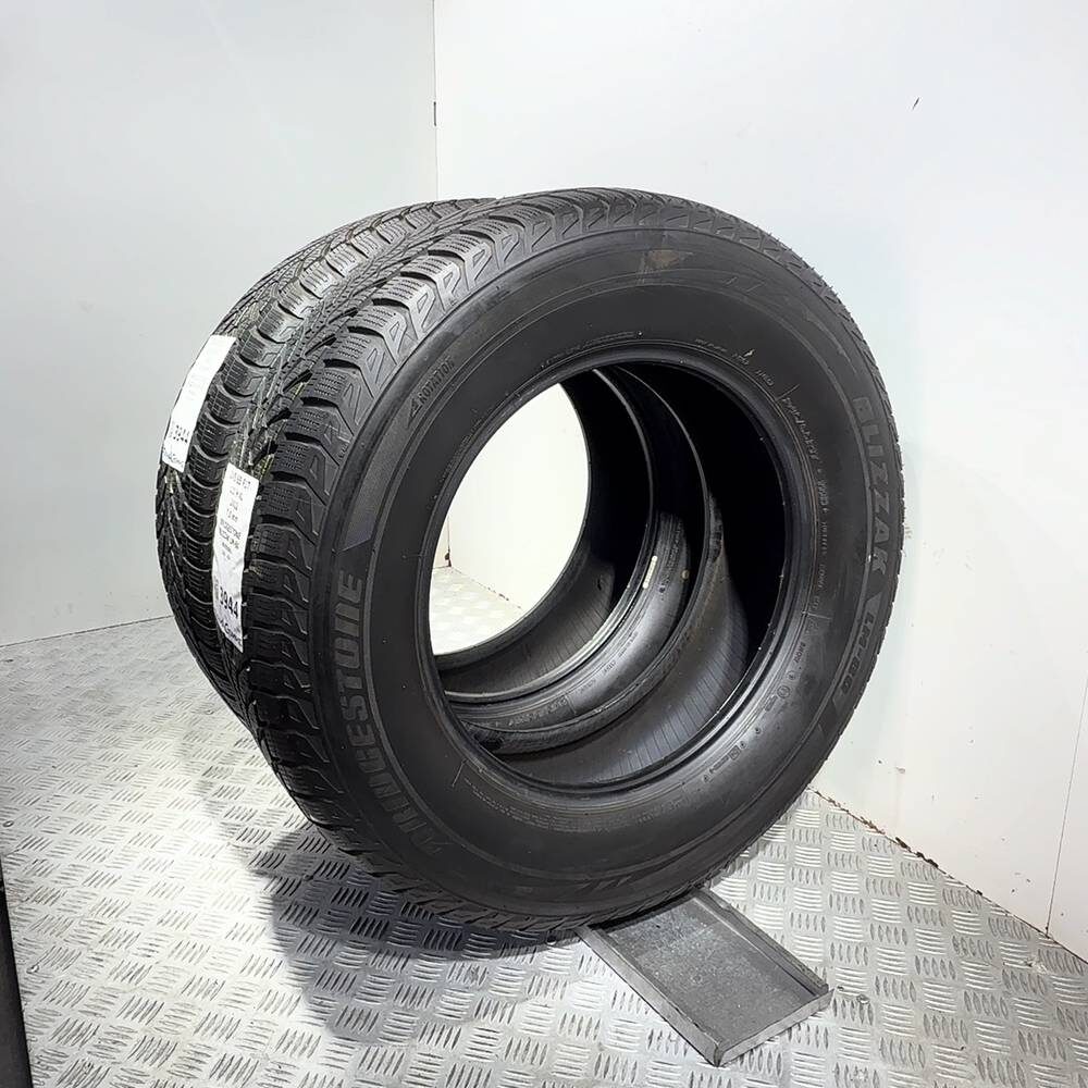Gomme Usate 245 65 R17 XL 111H Bridgestone Blizzak LM-80 98% Invernali | Gomme Usate | PrimaGomme.it BRIDGESTONE Blizzak LM-80 245/65 R17 111H, dettaglio fotografico 6