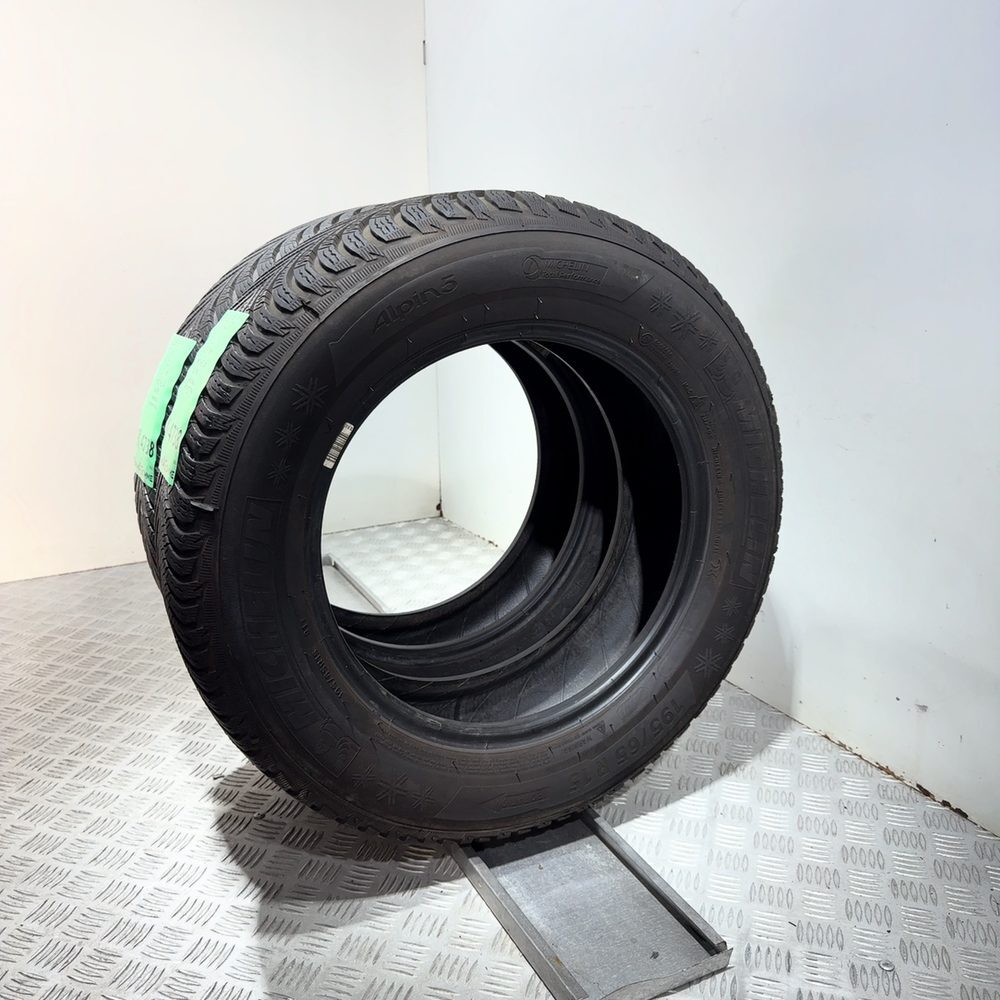 Gomme Usate 195 65 R15 91T Michelin Alpin 5 79% Invernali | Gomme Usate | PrimaGomme.it MICHELIN Alpin 5 195/65 R15 91T, dettaglio fotografico 6