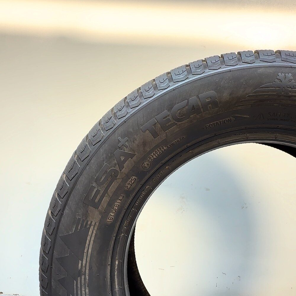Gomma Usata 215 65 R16 98H Esa Tecar Supergrip Pro 2 86% Invernale | Gomme Usate | PrimaGomme.it ESA TECAR Supergrip Pro 2 215/65 R16 98H, dettaglio fotografico 7