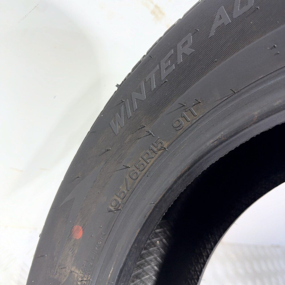 Gomma usata NANKANG Winter Activa SV-3 195/65 R15 91T – foto 07 | Prima Gomme NANKANG Winter Activa SV-3 195/65 R15 91T, dettaglio fotografico 7