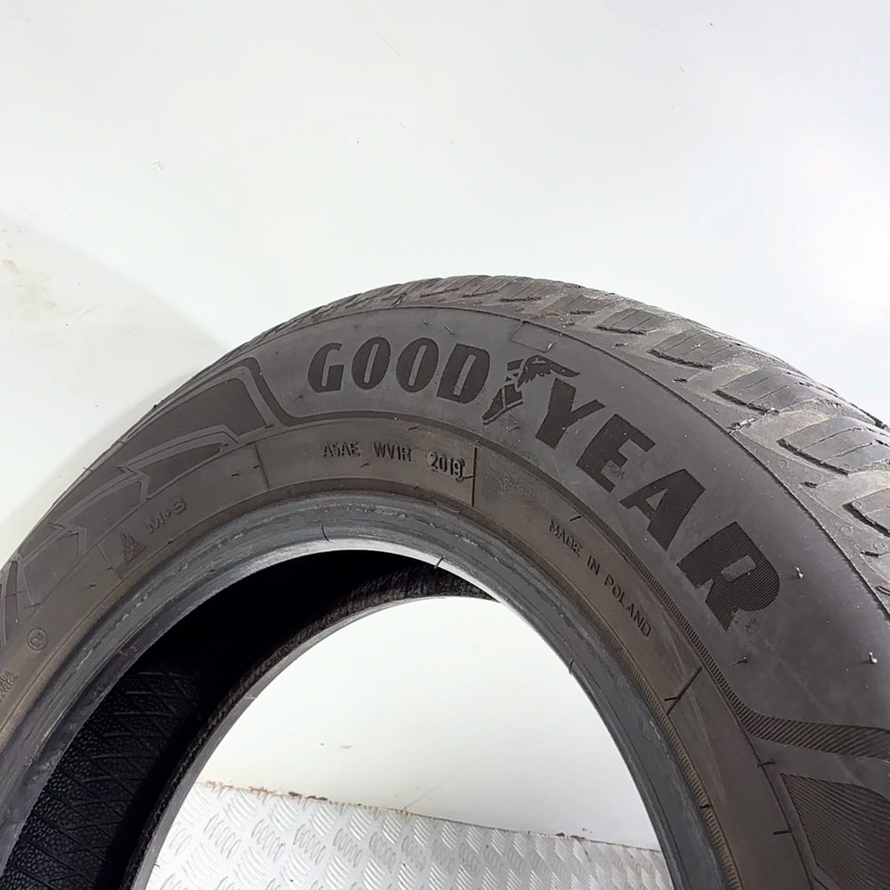 Gomma Usata 195 65 R15 91T Good Year Ultragrip 9+ 74% Invernale | Gomme Usate | PrimaGomme.it GOOD YEAR Ultragrip 9+ 195/65 R15 91T, dettaglio fotografico 7