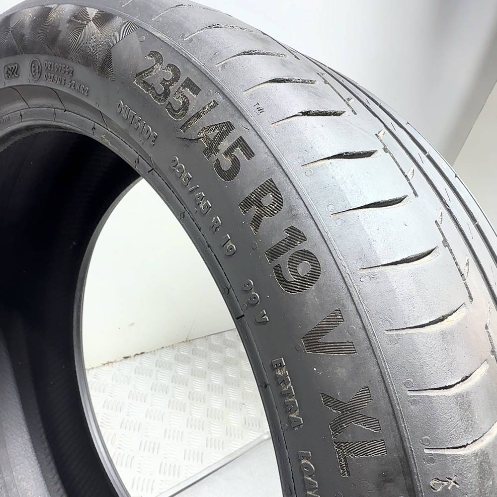 Gomma usata CONTINENTAL PremiumContact 6 235/45 R19 99V – foto 07 | Prima Gomme CONTINENTAL PremiumContact 6 235/45 R19 99V, dettaglio fotografico 7