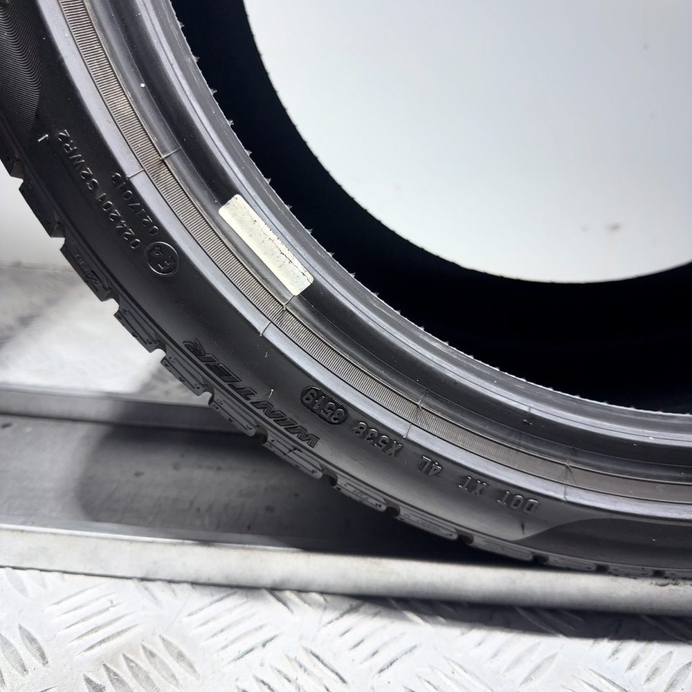 Gomme usate PIRELLI Winter Sottozero 3 265/35 R18 97V – foto 08 | Prima Gomme PIRELLI Winter Sottozero 3 265/35 R18 97V, dettaglio fotografico 8