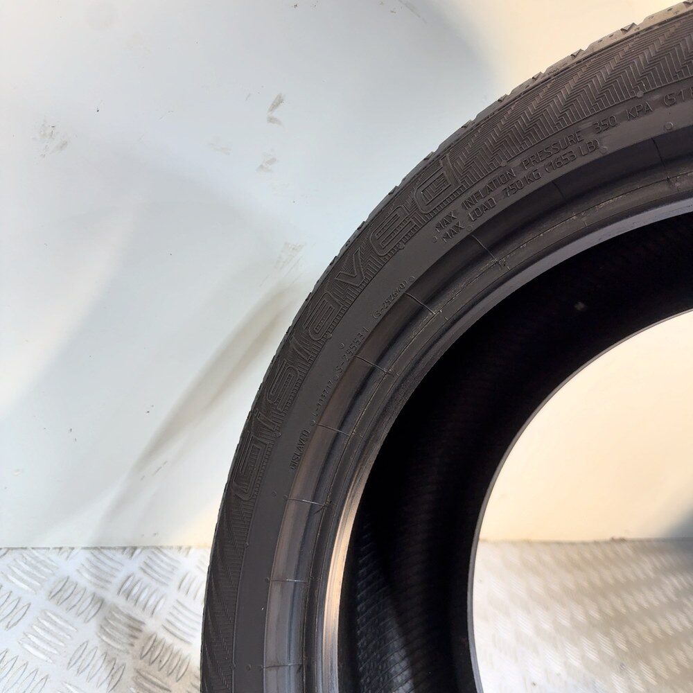 Gomma Usata 225 50 R17 98Y XL Gislaved Ultra Speed 2 86% Estivo | Gomme Usate | PrimaGomme.it Gislaved ULTRA SPEED 2 225/50 R17 98Y: fino a 300 km/h, dettaglio fotografico 8