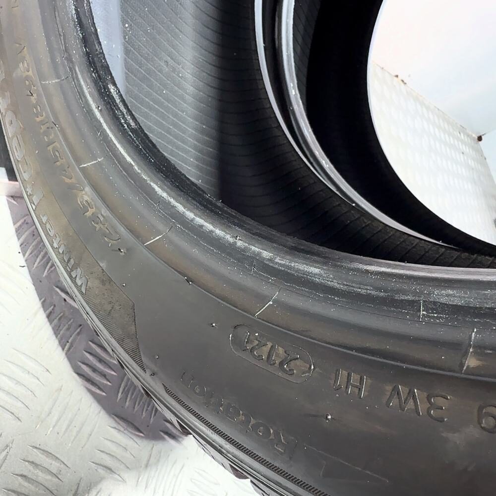 Gomme Usate 235 45 R18 98V XL Hankook Winter I*Cept Evo3 89% Invernali | Gomme Usate | PrimaGomme.it HANKOOK Winter I*Cept Evo3 235/45 R18 98V, dettaglio fotografico 8