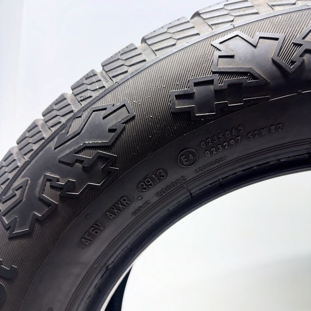 Gomme usate CONTINENTAL Crosscontact Cross Winter 215/65 R16 98H – foto 08 | Prima Gomme CONTINENTAL Crosscontact Cross Winter 215/65 R16 98H, dettaglio fotografico 8