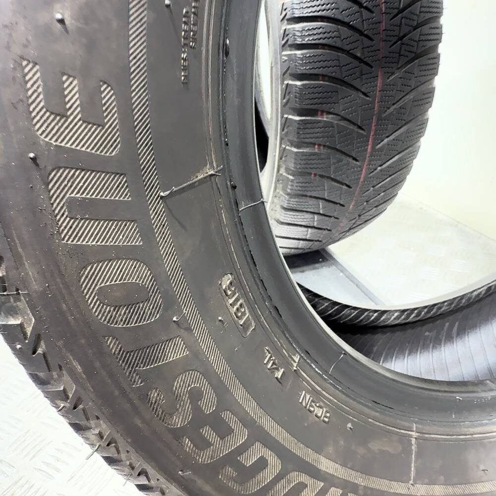 Gomme usate BRIDGESTONE Blizzak LM001 195/65 R15 91T – foto 08 | Prima Gomme BRIDGESTONE Blizzak LM001 195/65 R15 91T, dettaglio fotografico 8