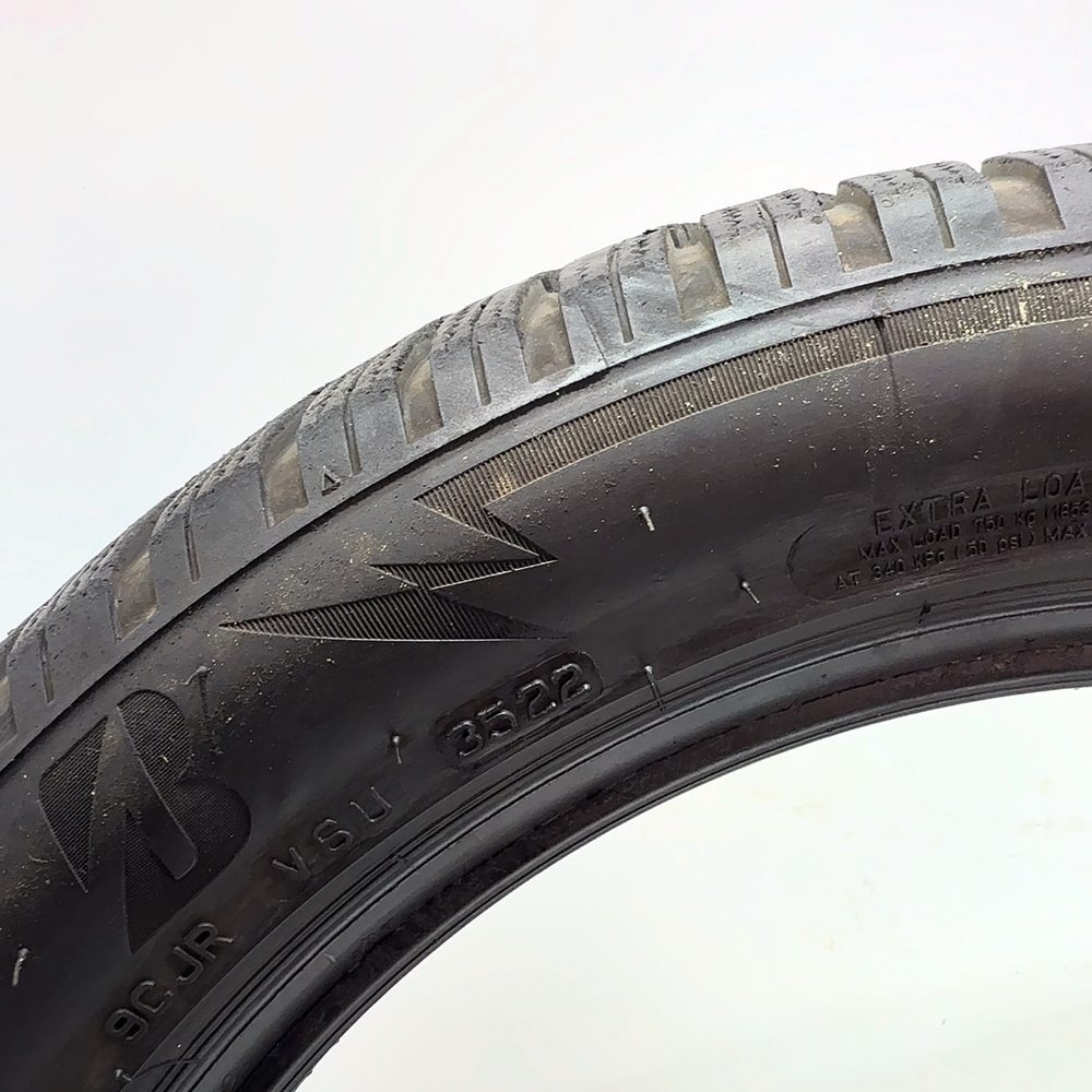 Gomme usate BRIDGESTONE Blizzak LM005 225/50 R17 98H – foto 08 | Prima Gomme BRIDGESTONE Blizzak LM005 225/50 R17 98H, dettaglio fotografico 8