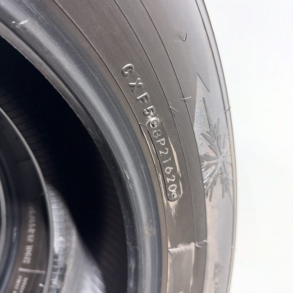 Gomme usate TOYO TIRES Observe S944 225/65 R17 106H – foto 08 | Prima Gomme TOYO TIRES Observe S944 225/65 R17 106H, dettaglio fotografico 8