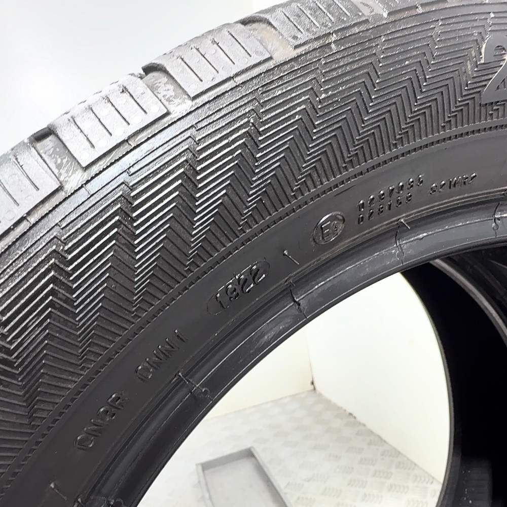 Gomme usate Gislaved Euro*Frost 6 215/55 R17 98V – foto 08 | Prima Gomme Gislaved Euro*Frost 6 215/55 R17 98V, dettaglio fotografico 8