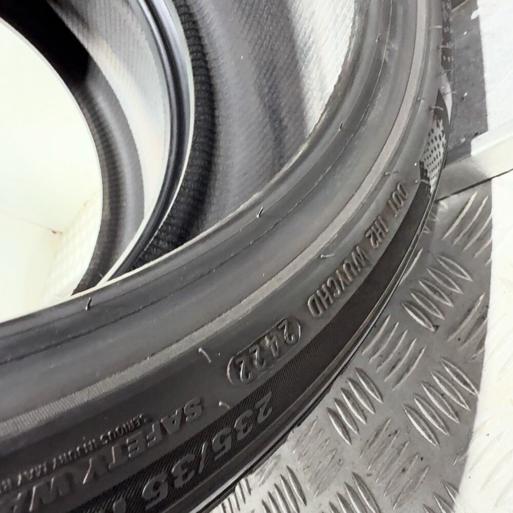 Gomme Usate 235 35 R19 91W Kumho Wintercraft WP72 79% Invernali | Gomme Usate | PrimaGomme.it Kumho Wintercraft WP72 235/35 R19 91W: fino a 270 km/h, dettaglio fotografico 8