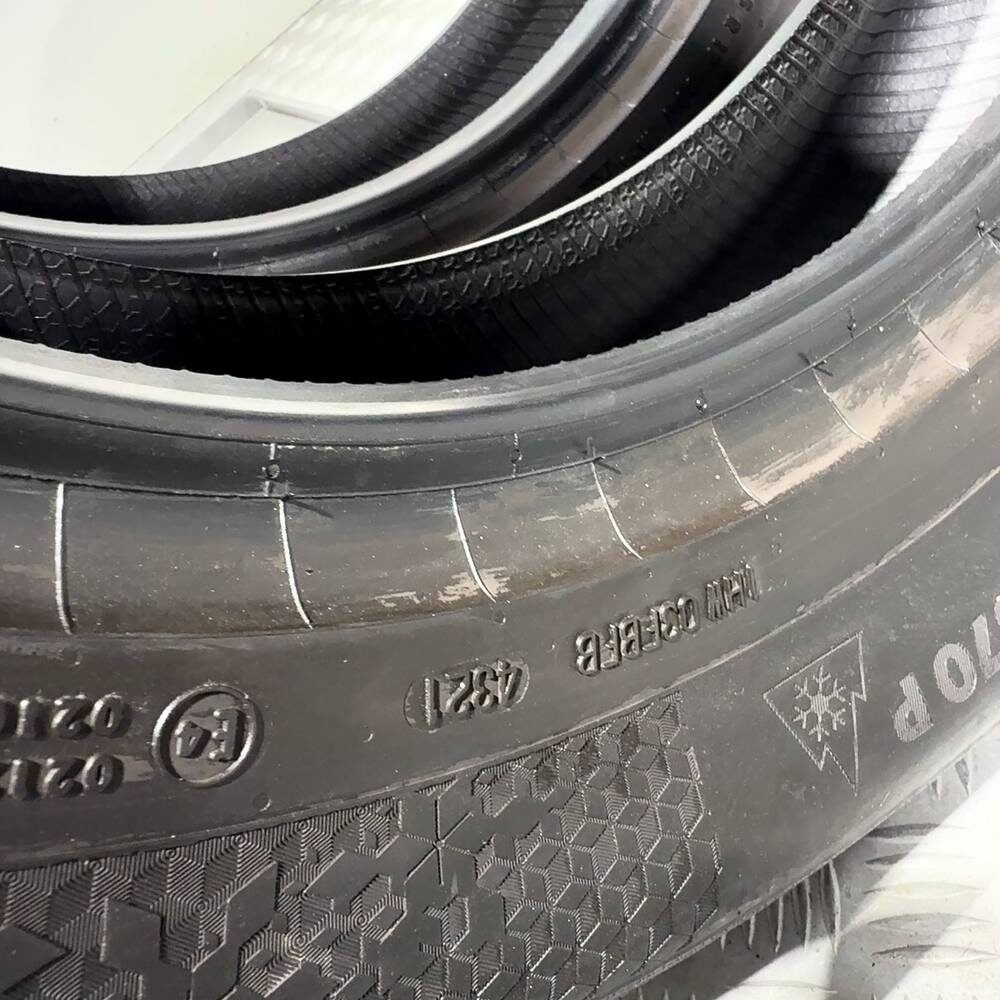 Gomme Usate 215 65 R17 99T Continental Wintercontact TS 870 P Invernali | Gomme Usate | PrimaGomme.it CONTINENTAL Wintercontact TS 870 P 215/65 R17 99T, dettaglio fotografico 8