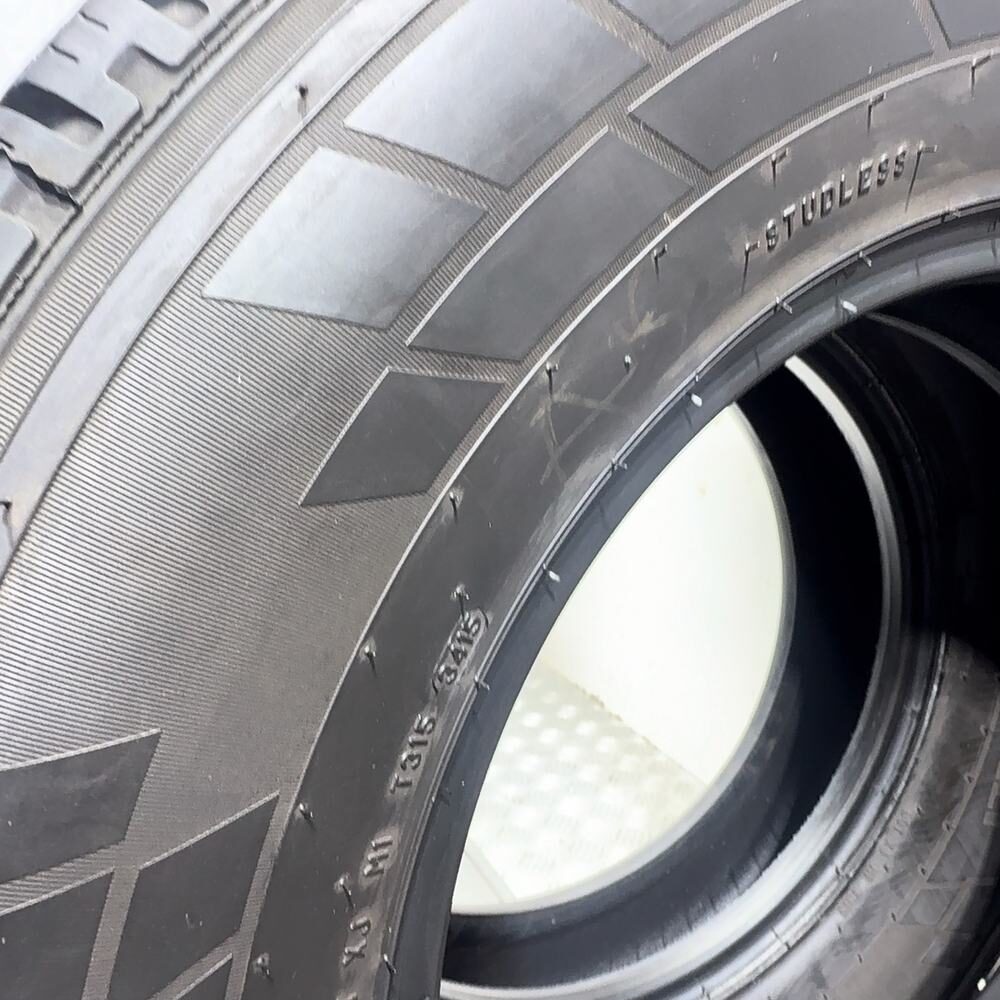 Gomme usate PIRELLI Carrier Winter 225/75 R16C 118/116R – foto 08 | Prima Gomme PIRELLI Carrier Winter 225/75 R16C 118/116R, dettaglio fotografico 8