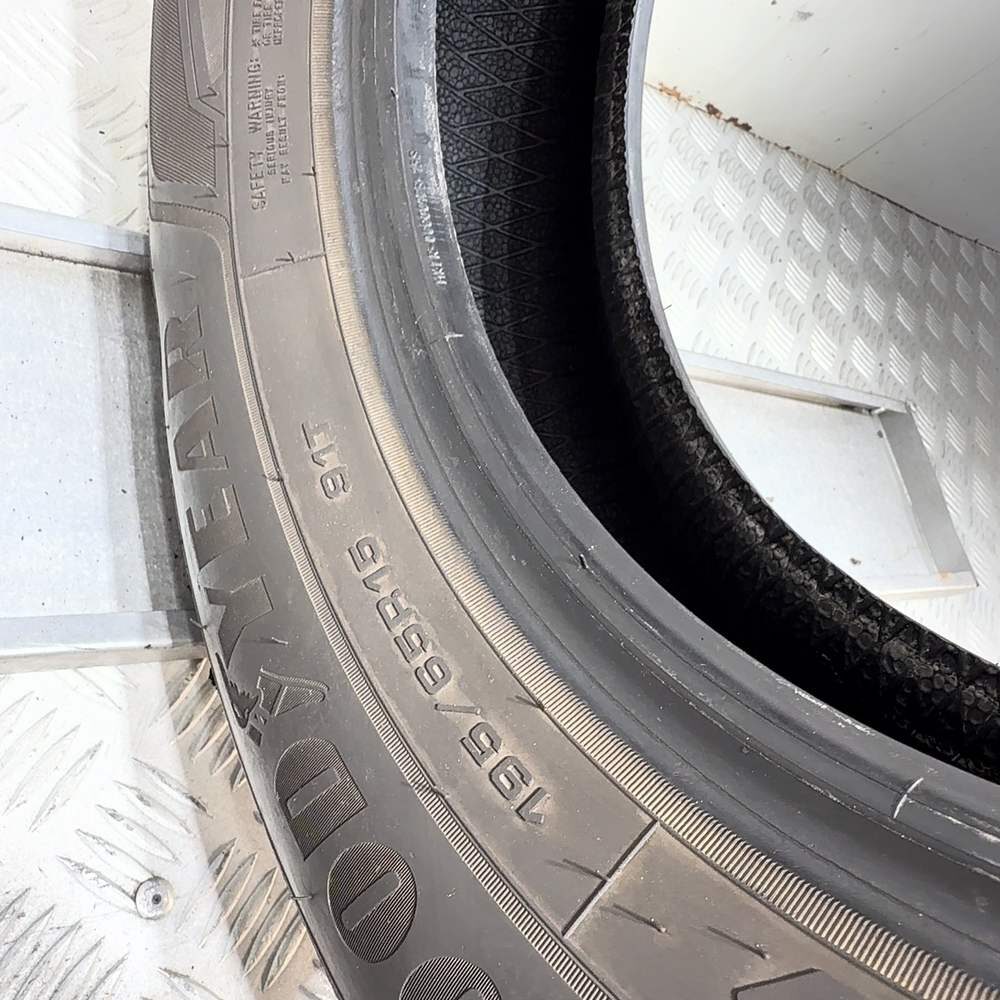 Gomma Usata 195 65 R15 91T Good Year Ultragrip 9+ 74% Invernale | Gomme Usate | PrimaGomme.it GOOD YEAR Ultragrip 9+ 195/65 R15 91T, dettaglio fotografico 8