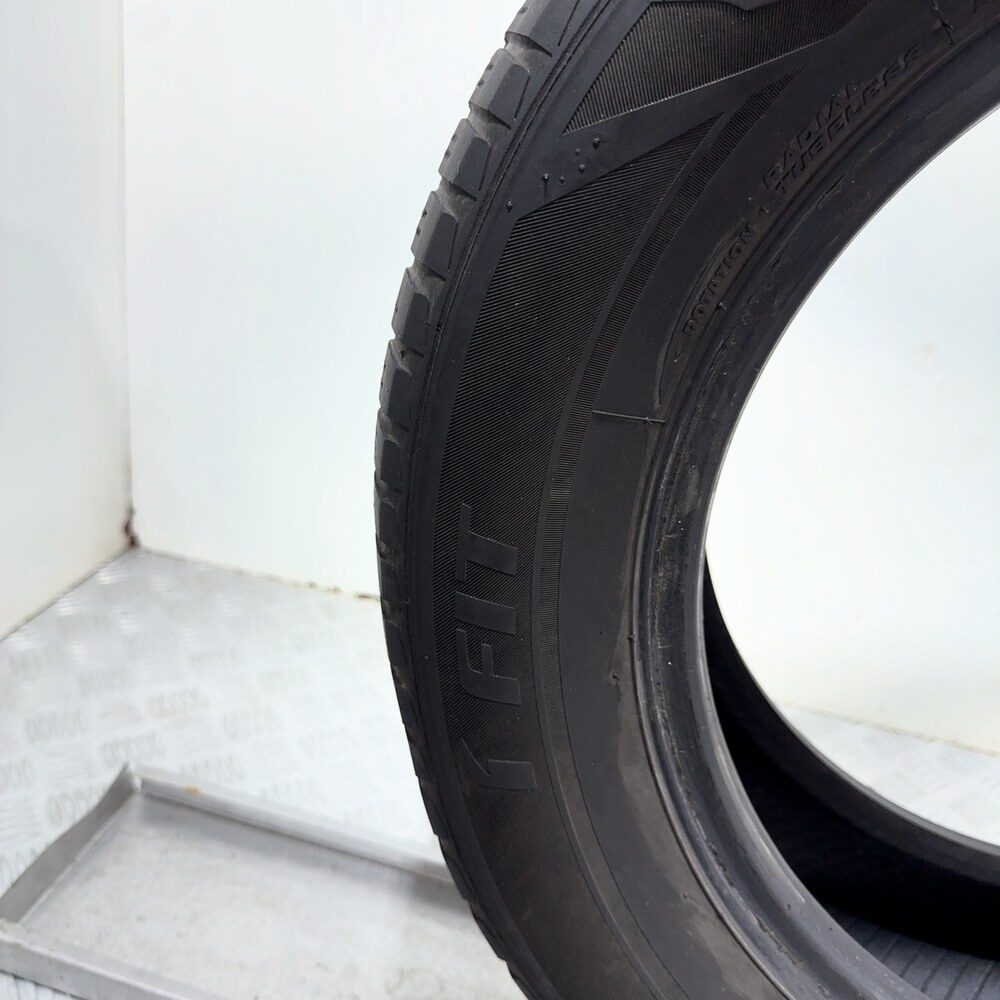 Gomma usata LAUFENN I FIT 215/60 R16 99H – foto 09 | Prima Gomme LAUFENN I FIT 215/60 R16 99H, dettaglio fotografico 9