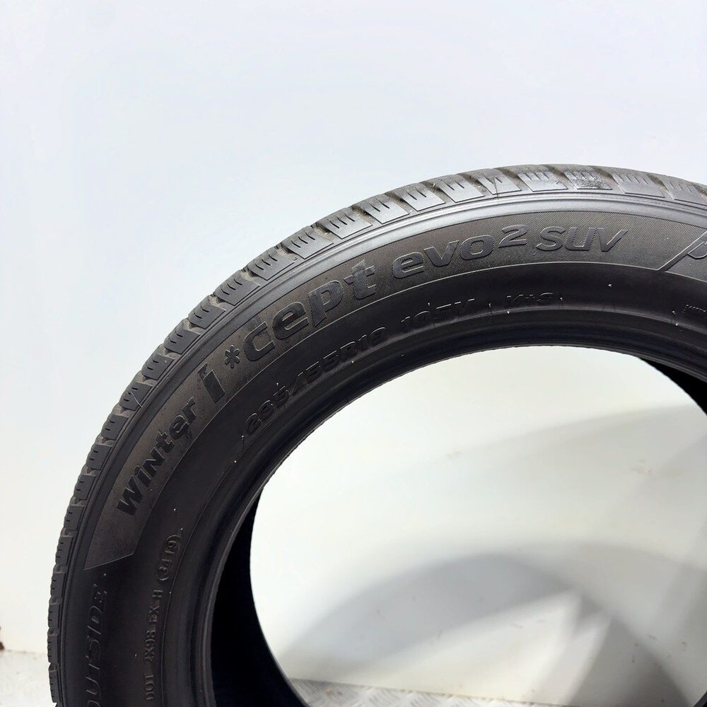 Gomme Usate 235 55 R19 105V Hankook Winter I*Cept Evo2 SUV 71% Invernali | Gomme Usate | PrimaGomme.it HANKOOK Winter I*Cept Evo2 SUV 235/55 R19 105V, dettaglio fotografico 9