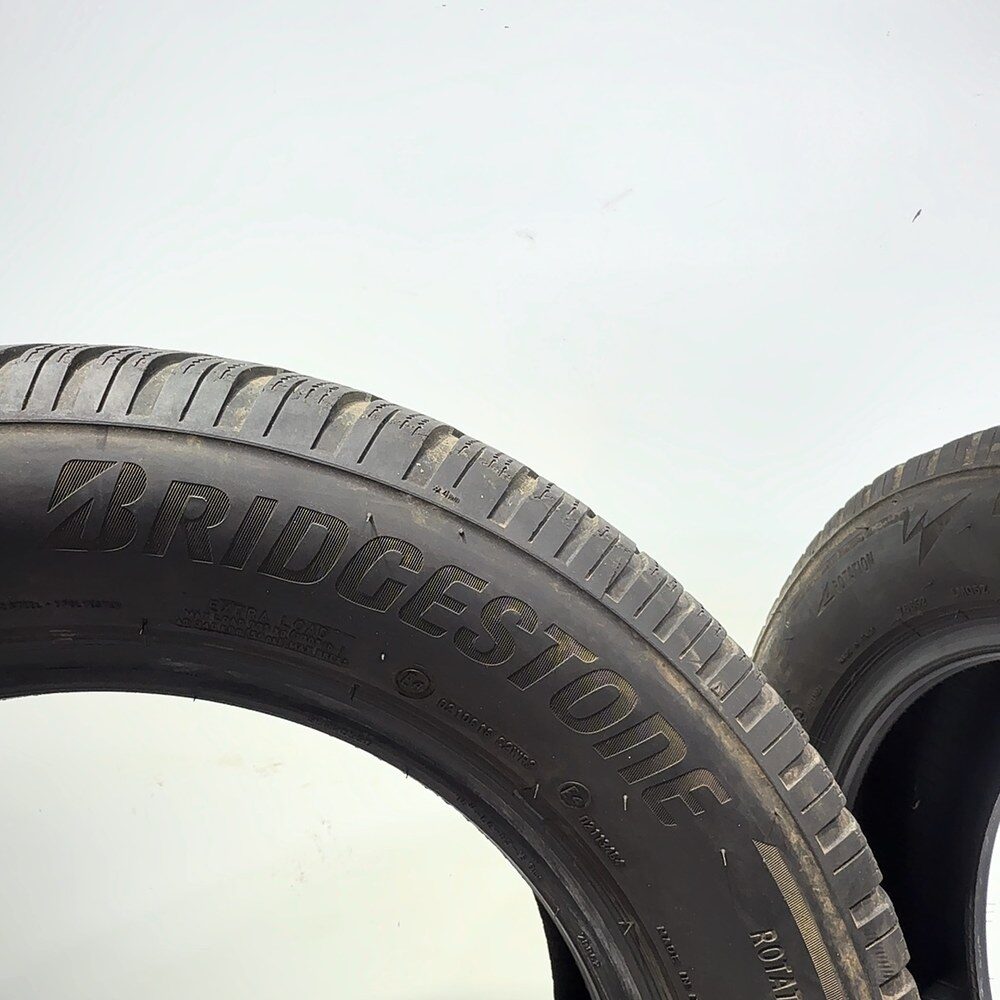 Gomme usate BRIDGESTONE Blizzak LM005 215/60 R16 99H – foto 09 | Prima Gomme BRIDGESTONE Blizzak LM005 215/60 R16 99H, dettaglio fotografico 9