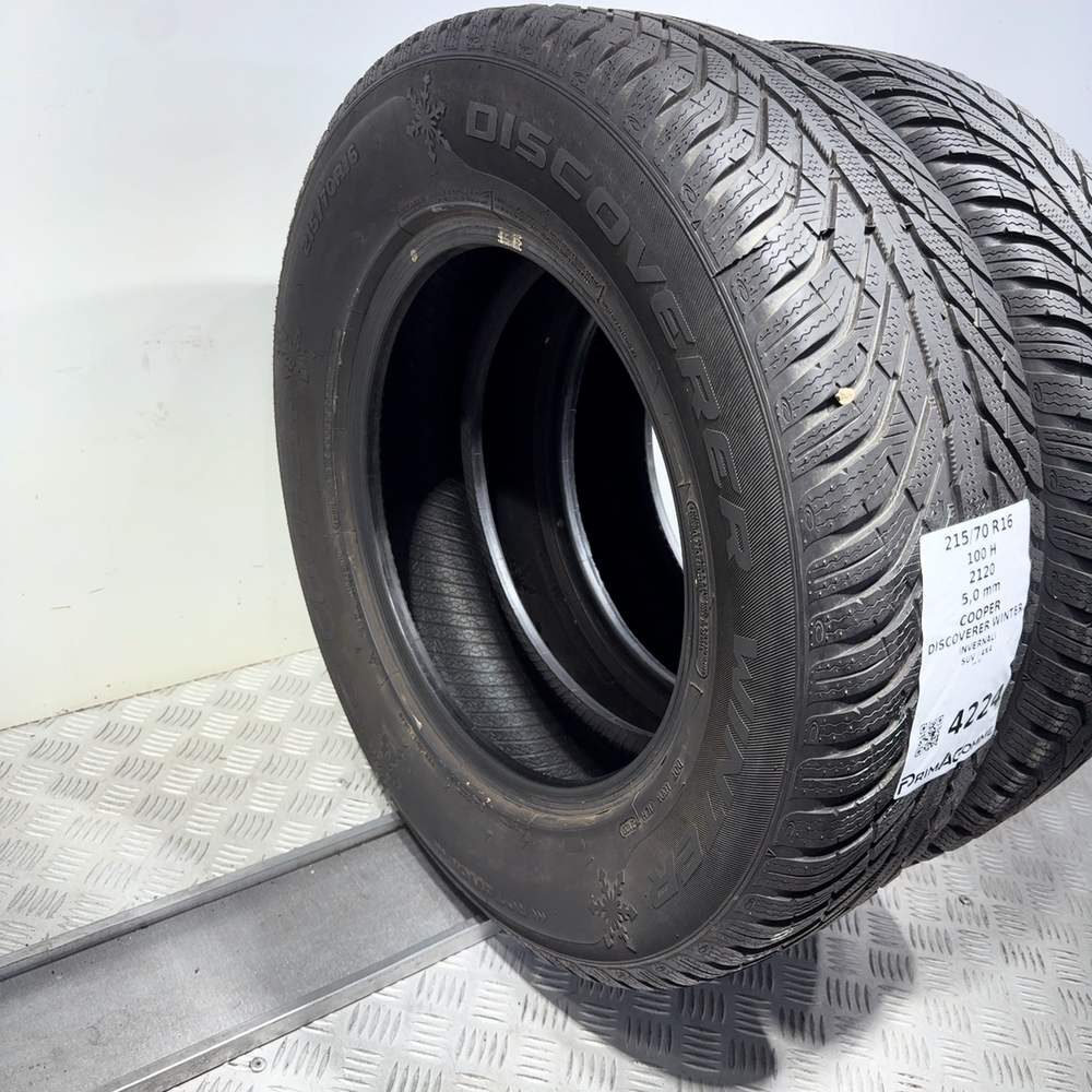 Gomme usate COOPER Discoverer Winter 215/70 R16 100H – foto 09 | Prima Gomme COOPER Discoverer Winter 215/70 R16 100H, dettaglio fotografico 9