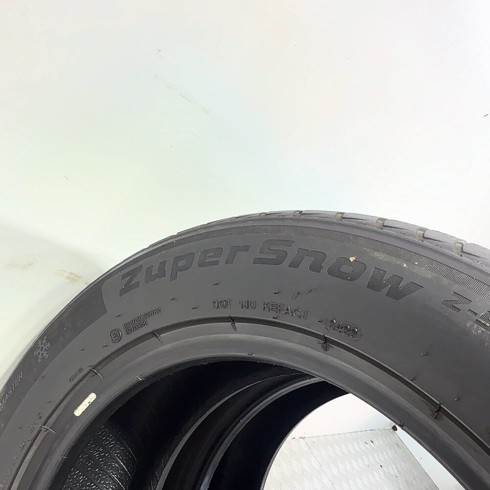 Gomme usate GOODRIDE Zupersnow Z-507 215/60 R17 100V – foto 09 | Prima Gomme GOODRIDE Zupersnow Z-507 215/60 R17 100V, dettaglio fotografico 9