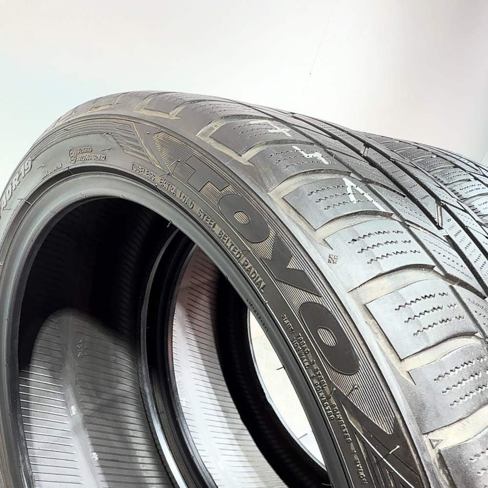 Gomme Usate 235 40 R19 96W XL Toyo Snowprox S954 79% Invernali | Gomme Usate | PrimaGomme.it TOYO Snowprox S954 235/40 R19 96W: fino a 270 km/h, dettaglio fotografico 9