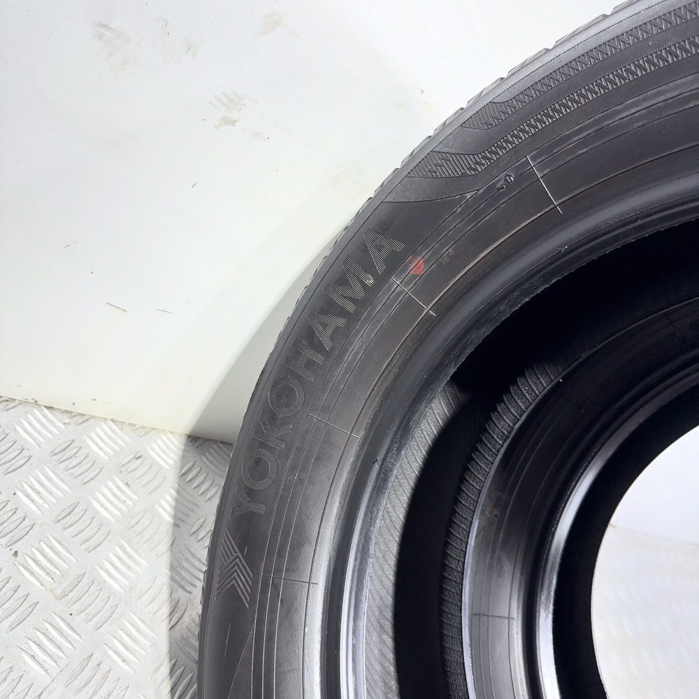 Gomme usate YOKOHAMA BluEarth Winter V906 215/60 R17 96H – foto 09 | Prima Gomme YOKOHAMA BluEarth Winter V906 215/60 R17 96H, dettaglio fotografico 9