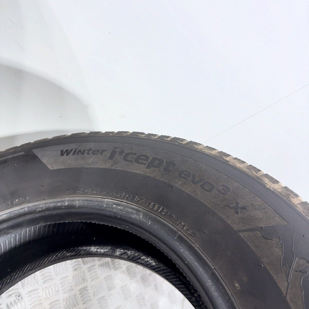 Gomme Usate 245 65 R17 111H XL Hankook Winter I*Cept Evo3 X 74% Invernali | Gomme Usate | PrimaGomme.it HANKOOK Winter I*Cept Evo3 X 245/65 R17 111H, dettaglio fotografico 9