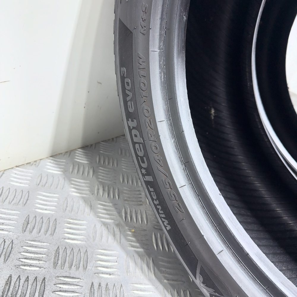 Gomme Usate 255 40 R20 101W XL Hankook Winter I*Cept Evo3 80% Invernali | Gomme Usate | PrimaGomme.it HANKOOK Winter I*Cept Evo3 255/40 R20 101W: fino a 270 km/h, dettaglio fotografico 9