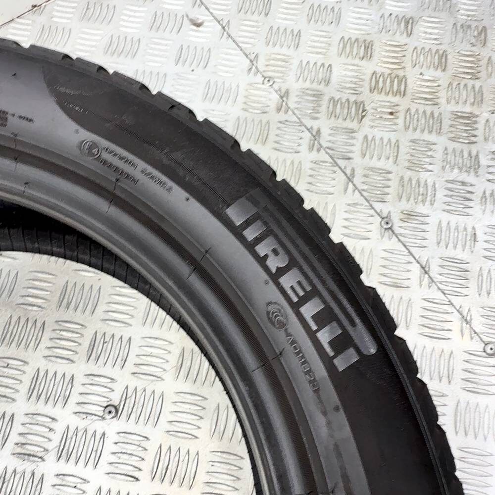 Gomme Usate 215 50 R18 92V Pirelli Winter Sottozero 3 Invernali | Gomme Usate | PrimaGomme.it PIRELLI Winter Sottozero 3 215/50 R18 92V, dettaglio fotografico 9