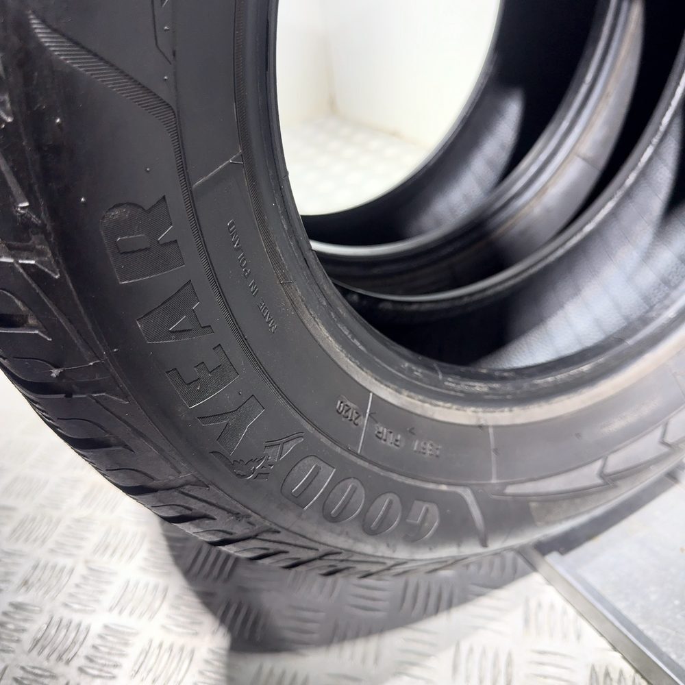 Gomme Usate 215 65 R16 98H Goodyear Ultragrip Performance+ 89% Invernali | Gomme Usate | PrimaGomme.it GOODYEAR Ultragrip Performance+ 215/65 R16 98H, dettaglio fotografico 9