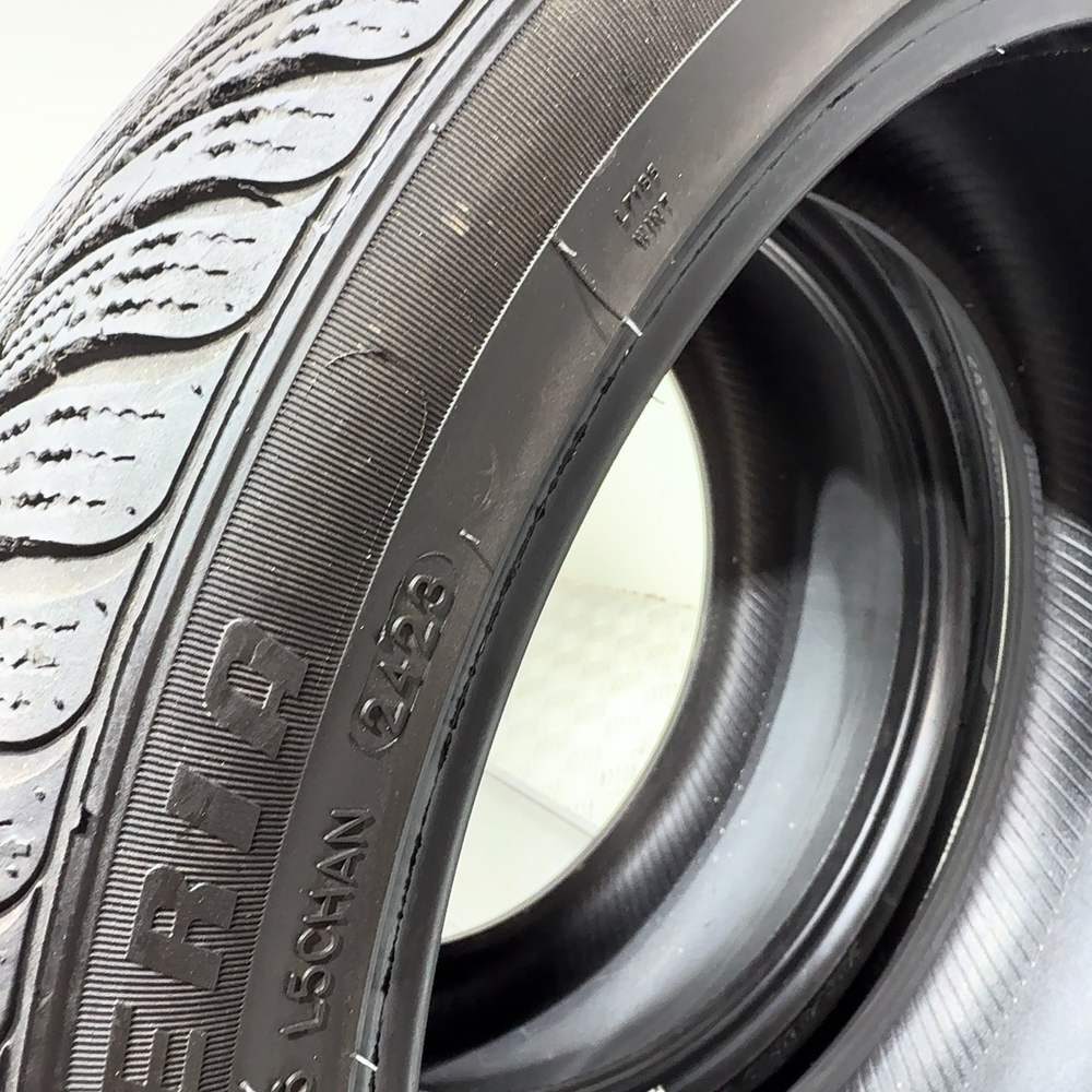 Gomme Usate 245 40 R19 98V XL Superia Bluewin Uhp2 Invernali | Gomme Usate | PrimaGomme.it Superia Bluewin Uhp2 245/40 R19 98V, dettaglio fotografico 9