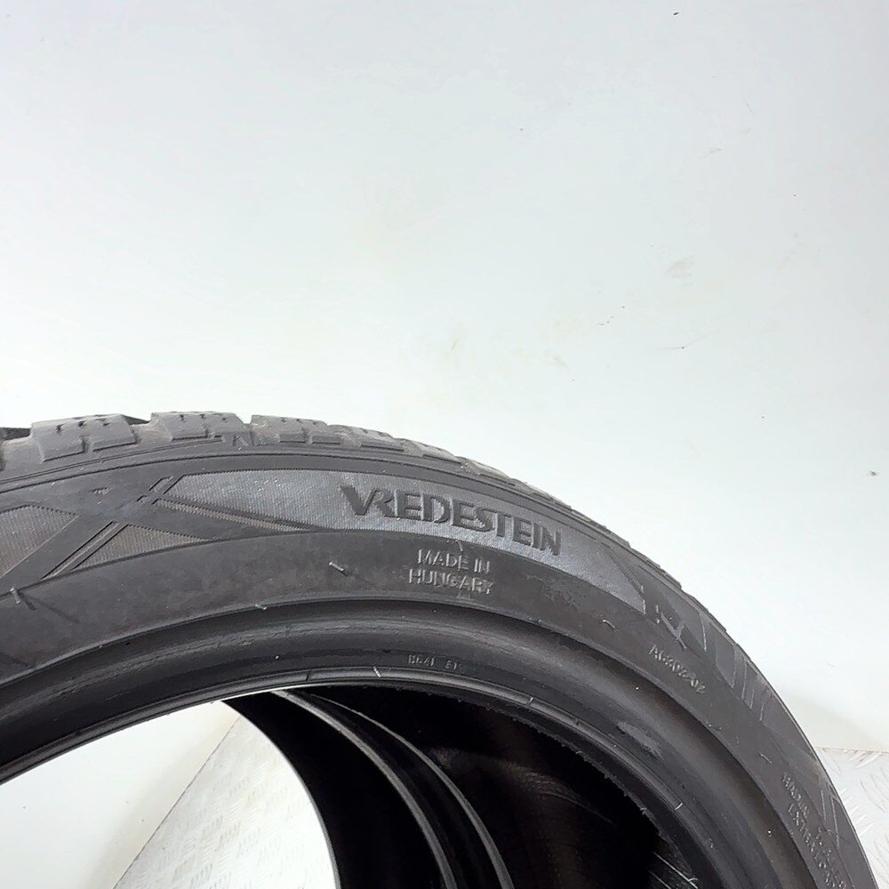 Gomme Usate 195 45 R16 84V XL Vredestein Wintrac Invernali | Gomme Usate | PrimaGomme.it Vredestein Wintrac 195/45 R16 84V, dettaglio fotografico 9