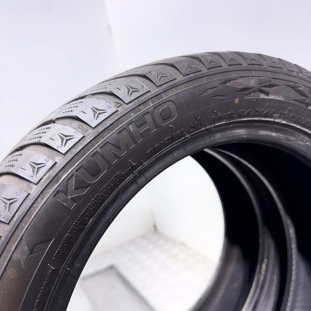 Gomme usate Kumho Wintercraft WP52 195/50 R16 88H – foto 10 | Prima Gomme Kumho Wintercraft WP52 195/50 R16 88H, dettaglio fotografico 10