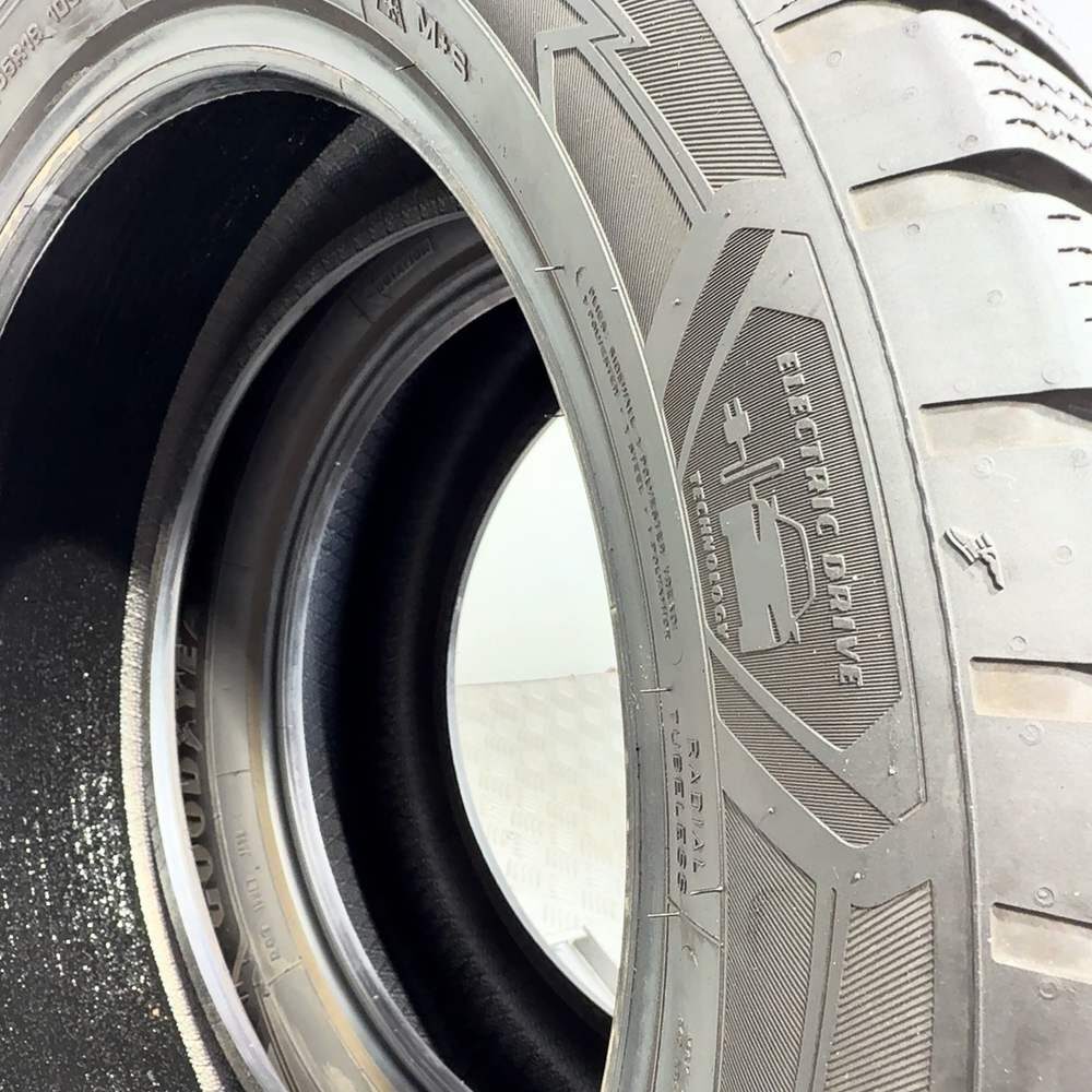 Gomme Usate 235 55 R19 105T XL Goodyear Ultragrip Performance+ 89% Invernali | Gomme Usate | PrimaGomme.it GOODYEAR Ultragrip Performance+ 235/55 R19 105T, dettaglio fotografico 10