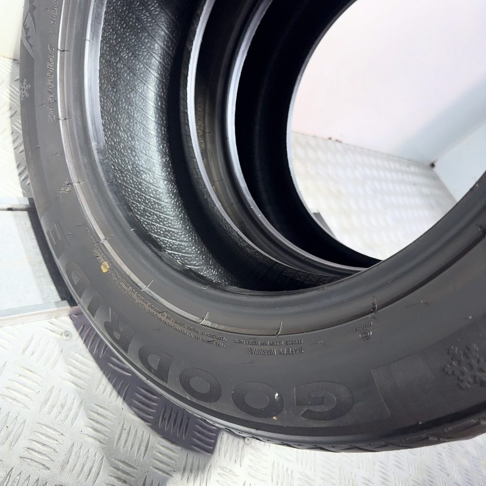 Gomme usate GOODRIDE Zupersnow Z-507 215/60 R17 100V – foto 10 | Prima Gomme GOODRIDE Zupersnow Z-507 215/60 R17 100V, dettaglio fotografico 10